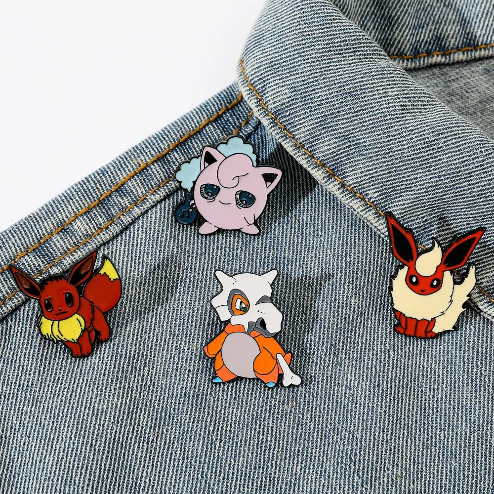 Embroidery Garment - 4 Broches de Personajes de Dibujos
