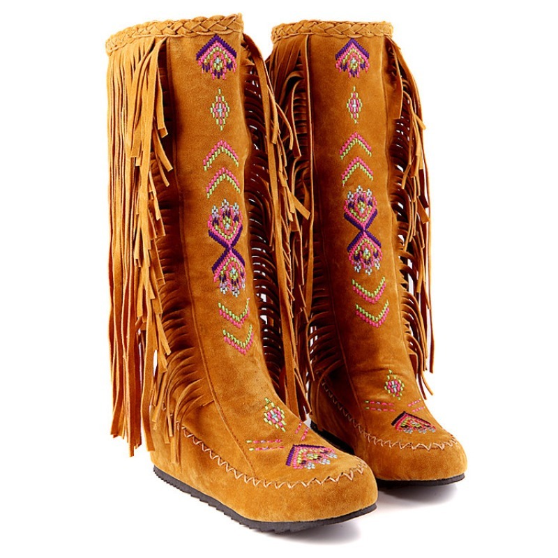 Botas con Borlas, Bordado Hech - Embroidery Design Free reseña y precio