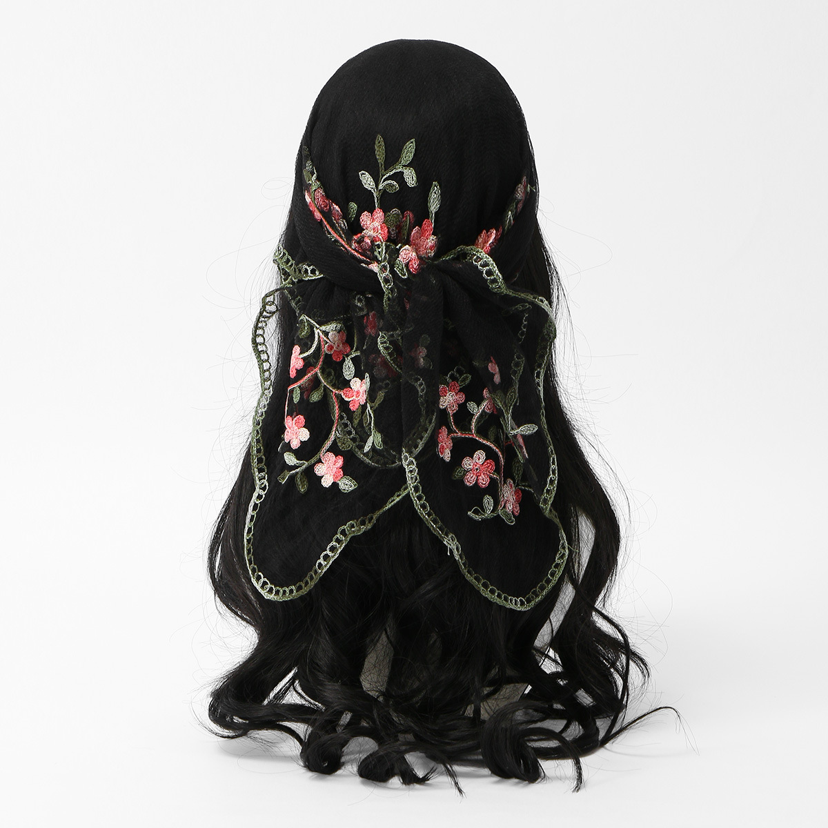Pañuelo Cuadrado con Bordado d - Embroidery Zara reseña y precio